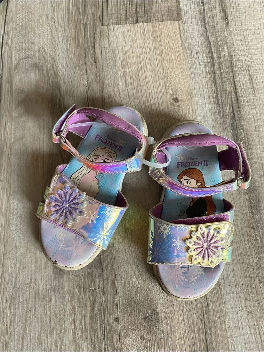 Disney Frozen II Girls Pink Iridescent Sandals size 8